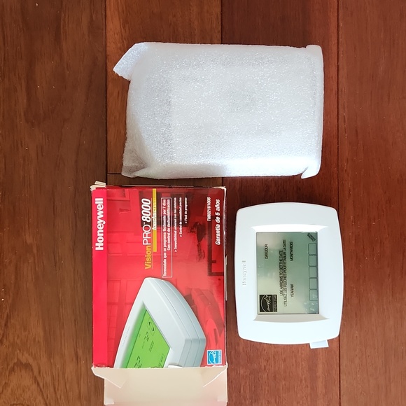 NWT Honeywell White VisionPRO 8000 touchscreen thermometer. One size. - Picture 3 of 3